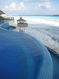 "JW Marriott Cancun infinity pool"
